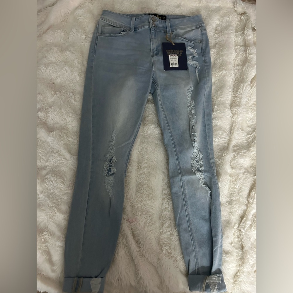 Ripped Skinny Jeans